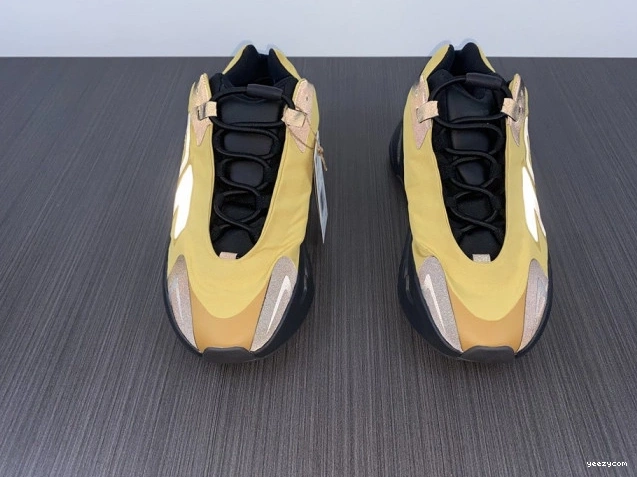 MNVN Boost Flux' GZ0717 Yeezy 'Honey 700 0809